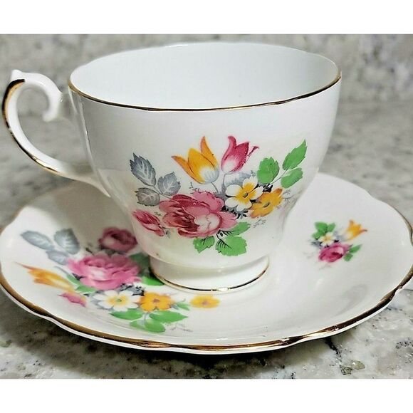 VANDERWOOD Bone China Floral TEA CUP & SAUCER Vintage Gold Edge Detailing - Picture 2 of 6